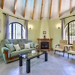 Villa Guzman - Antonio